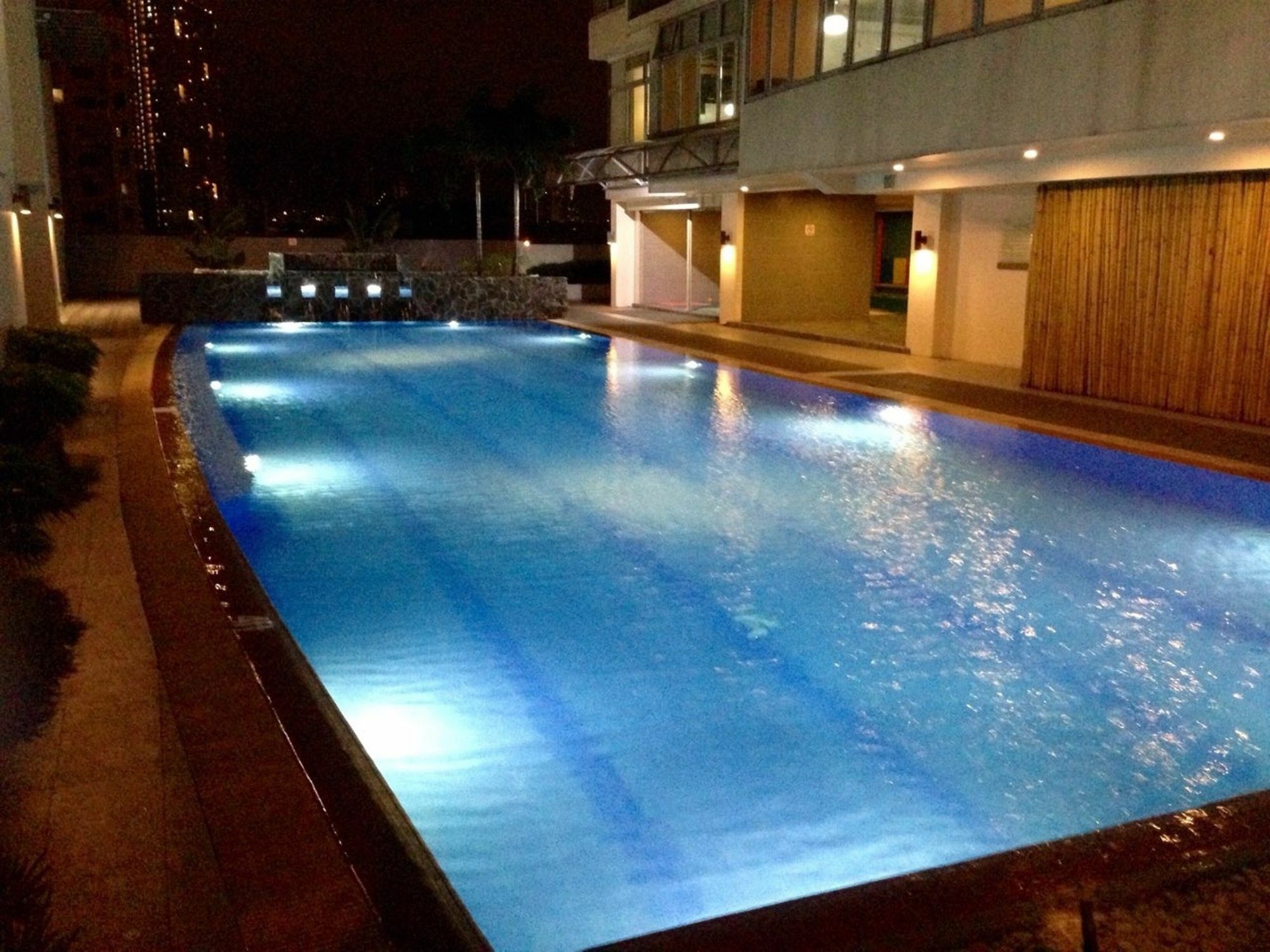Antel Serenity Suites At Poblacion Makati Makati City Dış mekan fotoğraf